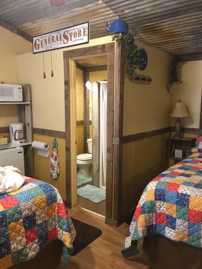 Acorn Hideaways Canton Charming Pioneer Suite 1890'S General Store المظهر الخارجي الصورة