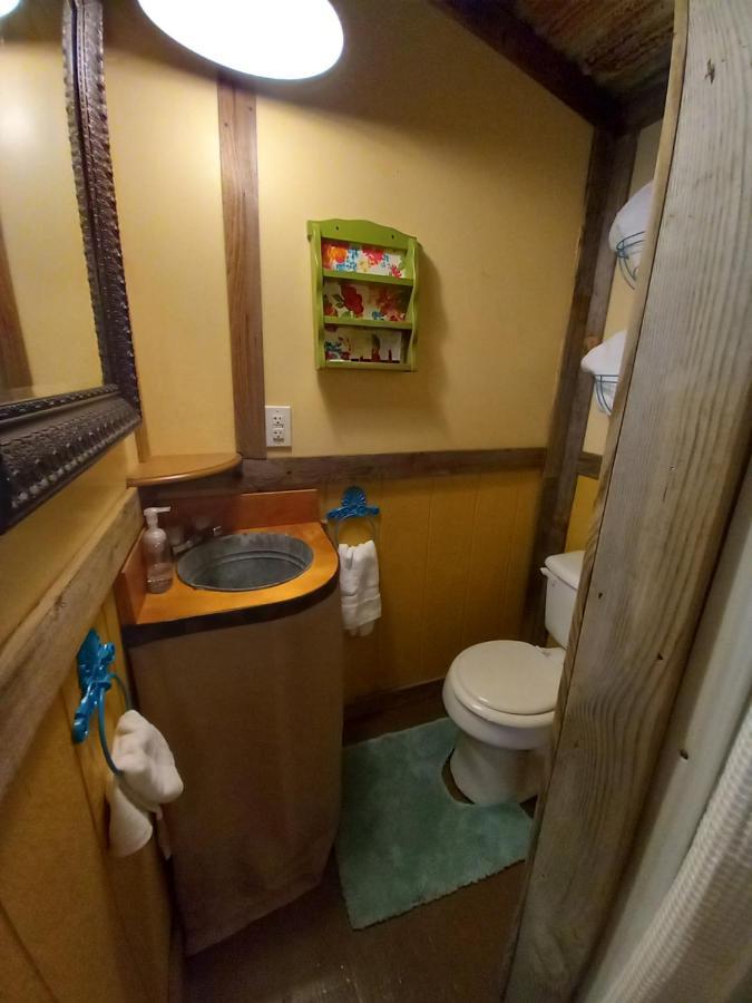 Acorn Hideaways Canton Charming Pioneer Suite 1890'S General Store المظهر الخارجي الصورة